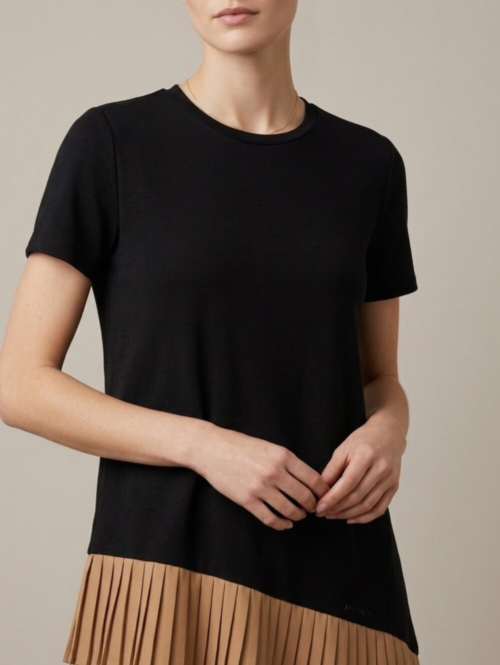 THML Asymmetrical Pleated Hem Casual Tee Size Medium